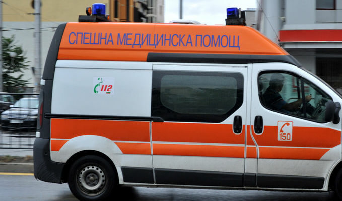 Две деца пострадаха след игра с боеприпас, захвърлен в парка на Казанлък
