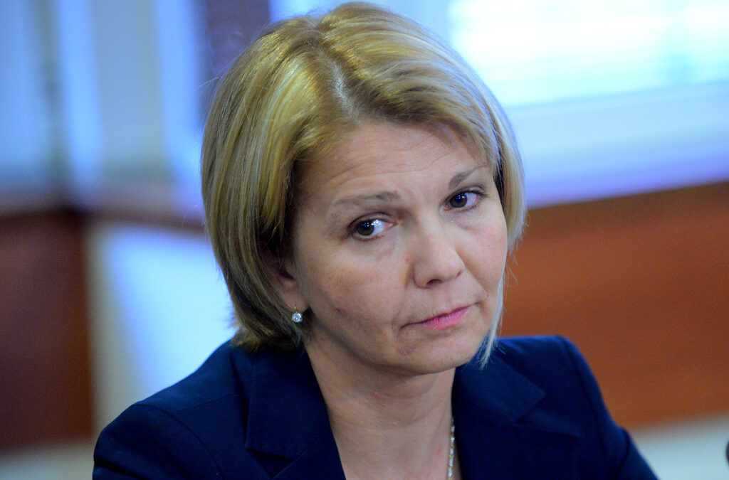 Михаил Миков обвини Юлиана Иванова, че няма висше образование, от ДКЕВР отрекоха (допълнена)