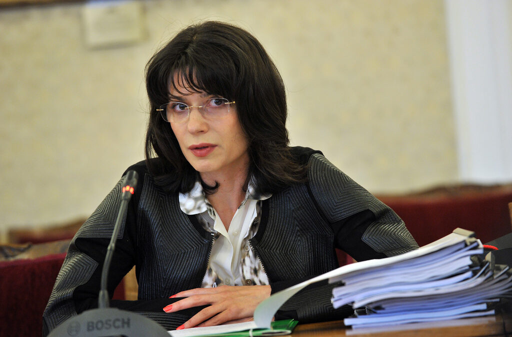 Моника Йосифова поиска от главния прокурор да провери договора й с Хохегер Моника Йосифова поиска от главния прокурор да провери договора й с Хохегер