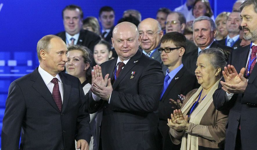 Путин обяви издаването на указа на среща в Ростов на Дон с Общоруското движение "Народен фронт", което бе създадено като форма на обществена подкрепа за политическата партия "Единна Русия".