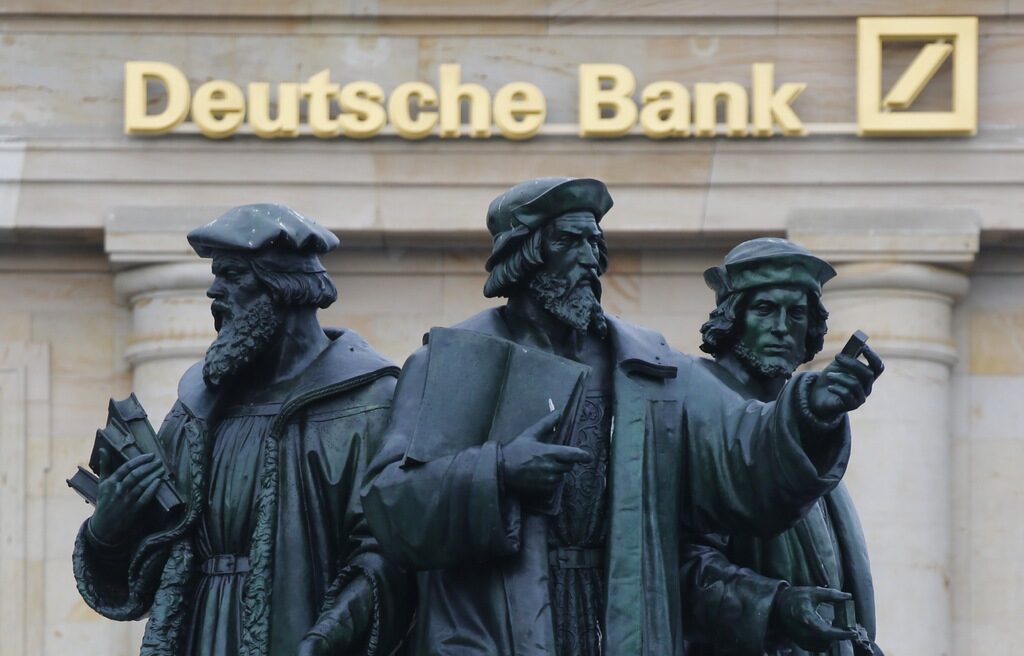 Разследване: Deutsche Bank е подпомагала офшорните схеми на свои клиенти
