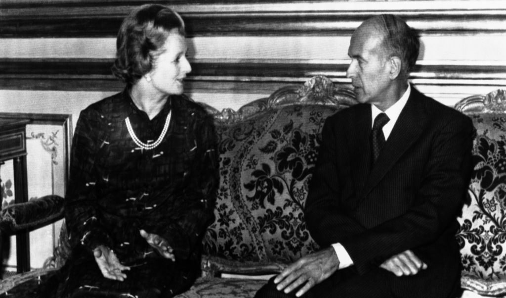 Френският президент Валери Жискар д'Естен разговаря с британския премиер Маргарет Тачър при първата им среща след нейното избиране на 5 юни 1979 г. в Елисейския дворец в Париж