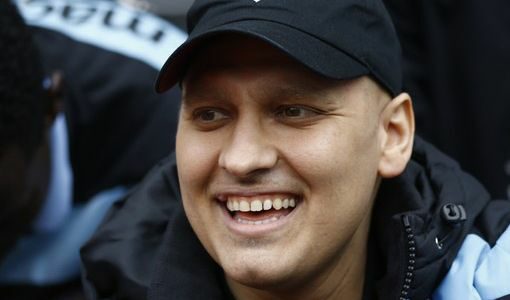 Стилиян Петров се появи на резервната скамейка на "Астън вила" преди мача с "Уигън", който беше последен за сезона<br />