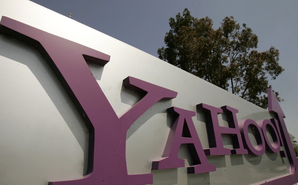 Yahoo! ще купи блогинг платформата Tumblr