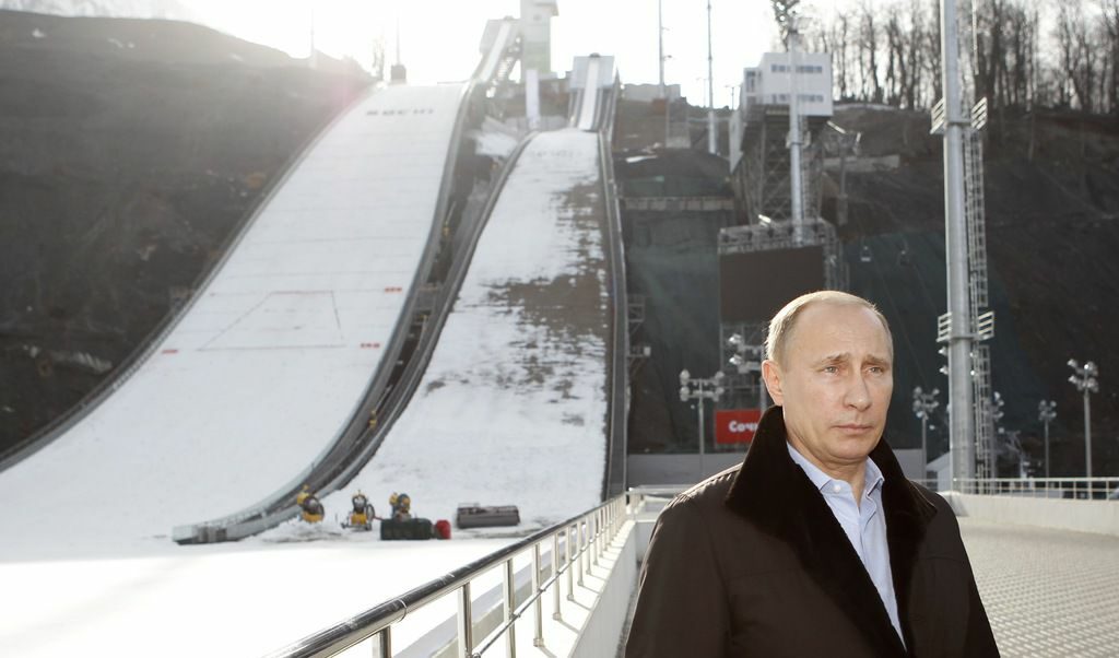 Когато Владимир Путин моли за помощ, той на практика издава заповед