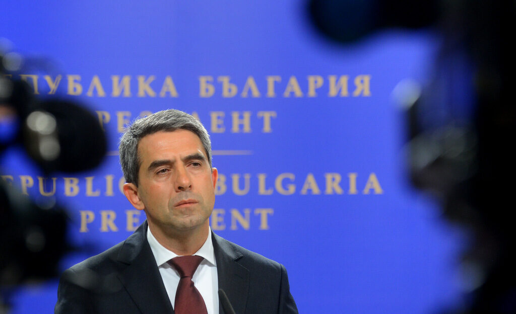 Раждането и пътят на един компромат срещу президента Раждането и пътят на един компромат срещу президента