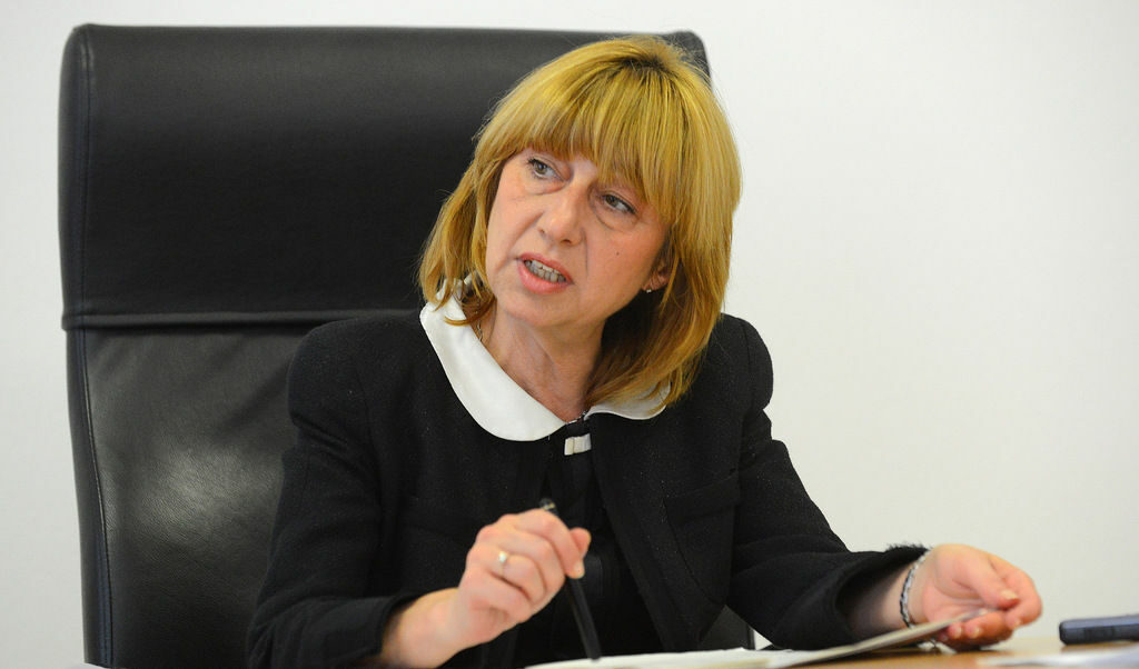 Анелия Клисарова, министър на образованието
