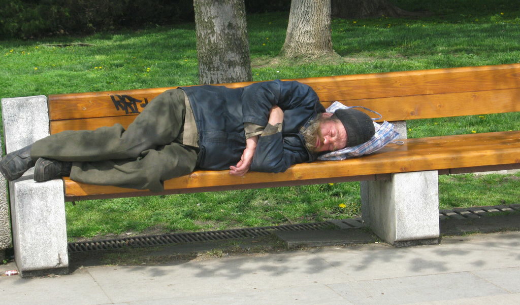 Обедна почивка в градинката пред НДК...