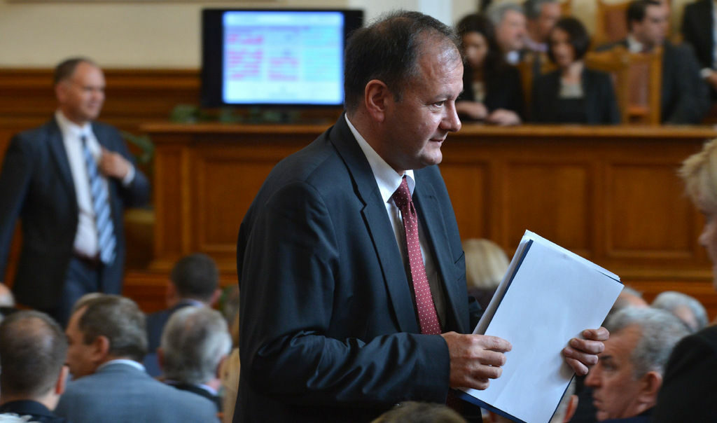 Михаил Миков
