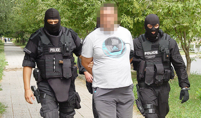 Задържан от пернишката група: Политическата ситуация налага този цирк