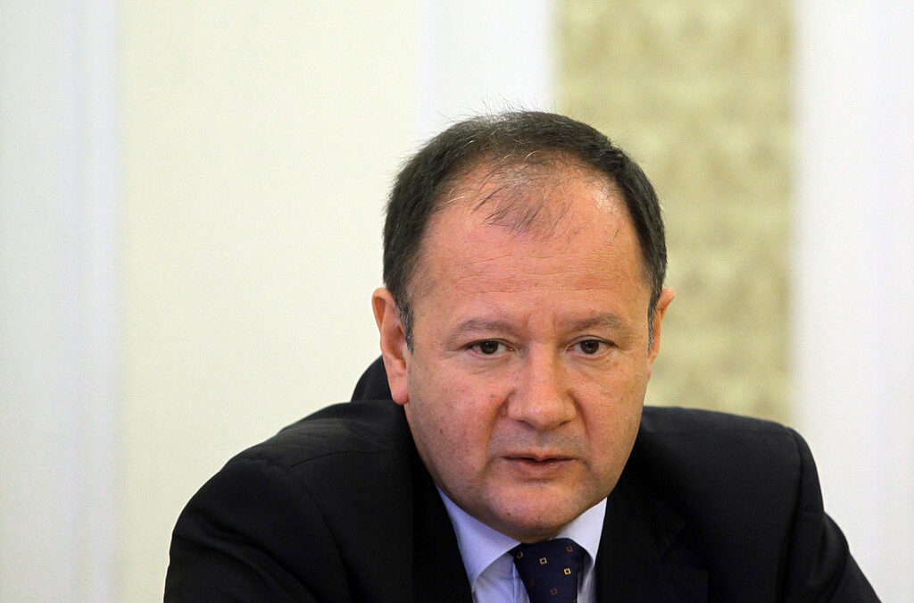Председателят на парламента Михаил Миков в Народното събрание