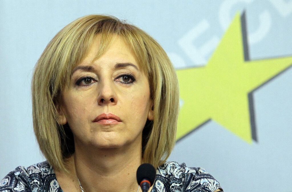 Мая Манолова