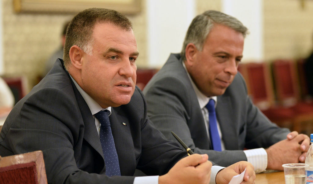Мирослав Найденов (отляво) и Емил Димитров на днешното изслушване