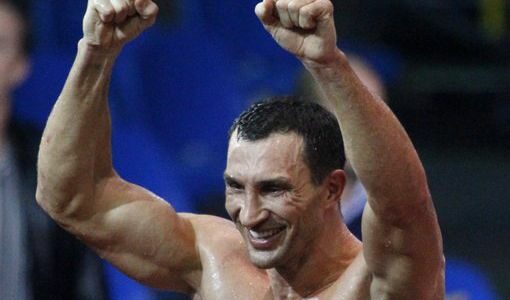 Украинецът Владимир Кличко защити световните си титли<br /> Украинецът Владимир Кличко защити световните си титли<br />