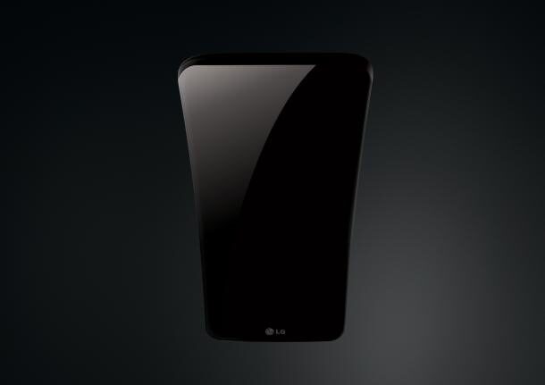 Появиха се първите снимки на смартфона с извит дисплей на LG