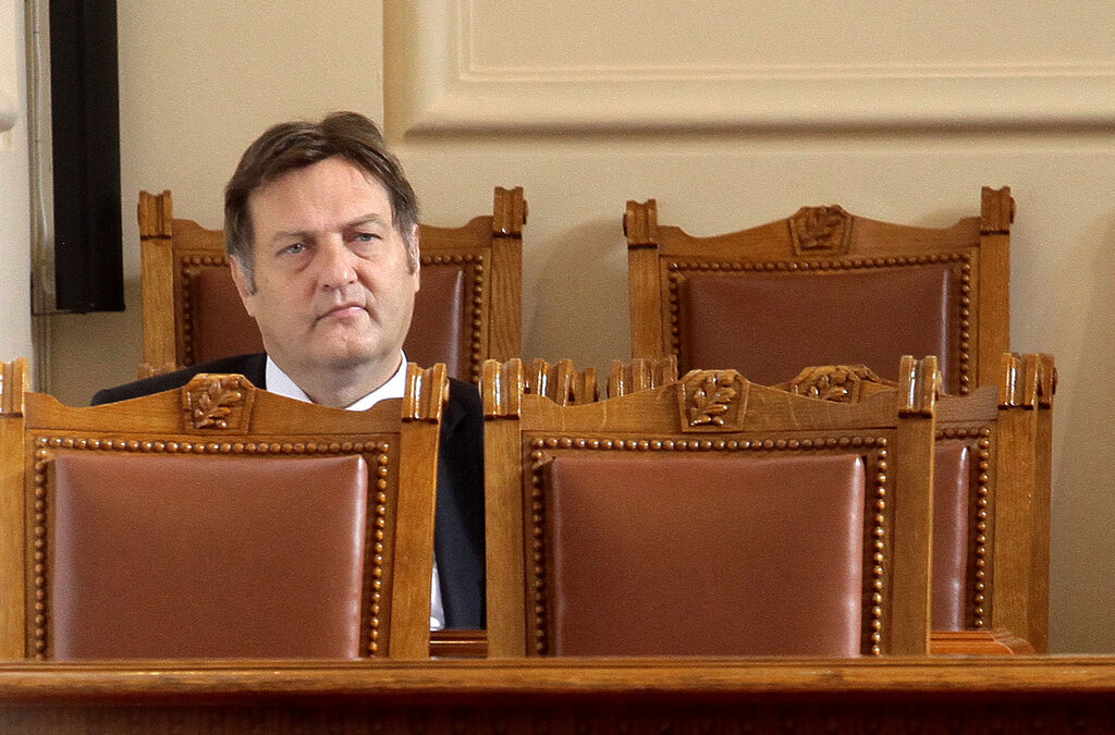 Министерството на инвестиционното проектиране взима 12 щатни бройки от пътната агенция