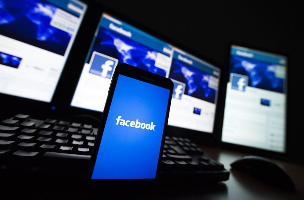 Facebook си навлече гнева на родители заради повече свобода за тийнейждърите