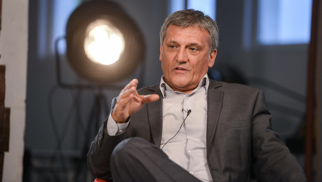 Петър Диков