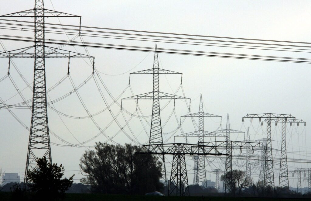 Берлин няма да ренационализира електропреносната си мрежа, се реши на референдум