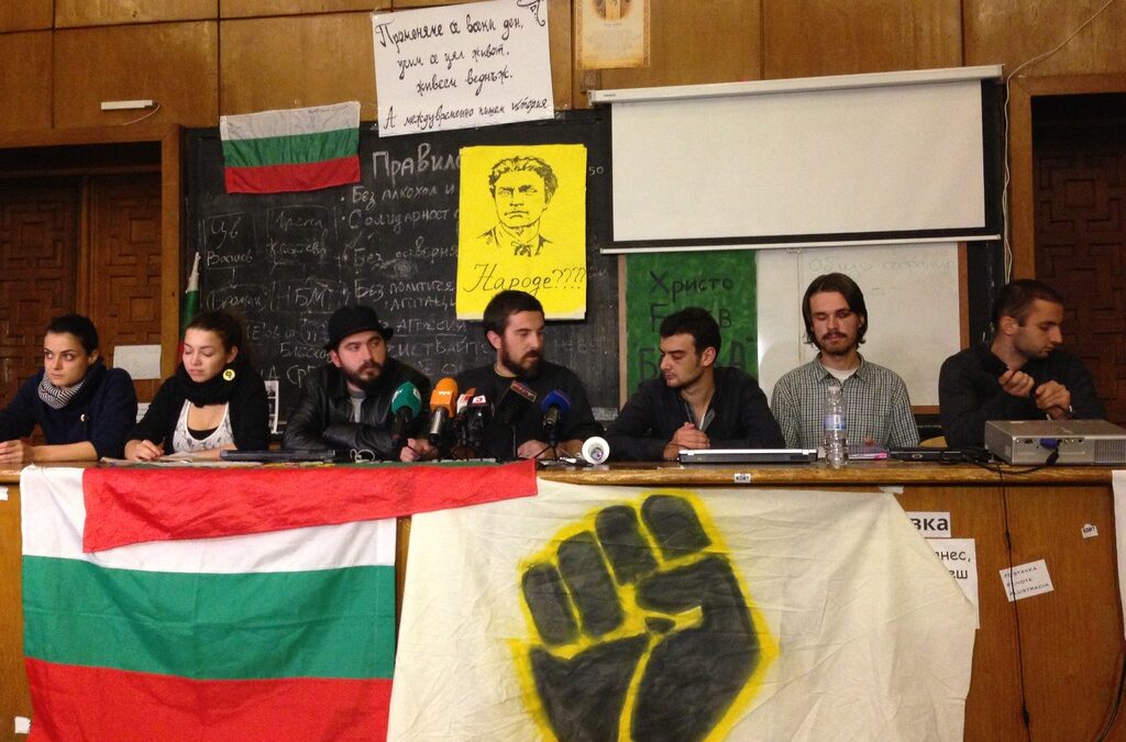 В пресконференцията участваха (от ляво на дясно) Цвета Дойчева от НАТФИЗ, Андреа Попова от НХА, Кирил Чуканов от СУ, Ивайло Динев, Йордан Цалов, Александър Попов и Румен Стоев - също от СУ