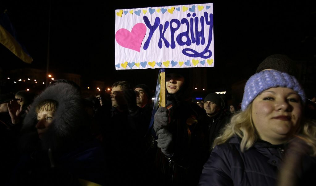 Междувременно протестите в Украйна продължават
