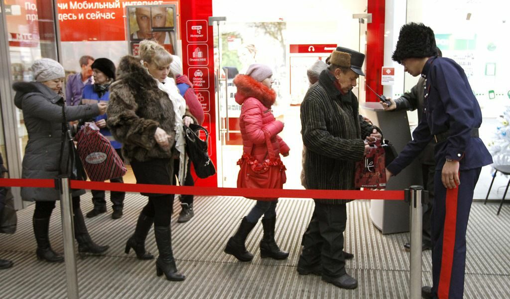 Преди седмица в охраната на игрите се включиха и казаци