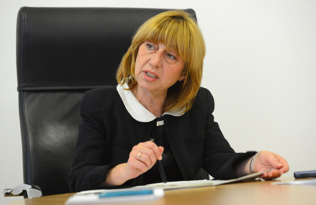 Анелия Клисарова