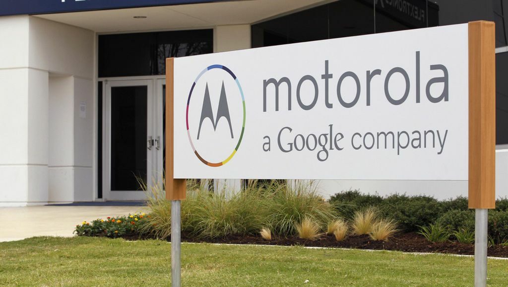 Lenovo придобива Motorola Mobility от Google