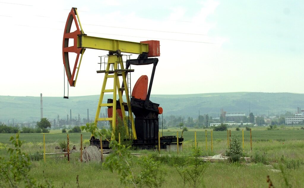 Нефтена сонда на "Плама" Плевен. Снимката е от 2006 г.