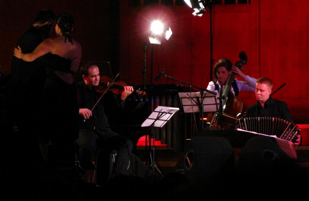 Аржентинско танго с Виле Хилтула /бандонеон, Финландия/ и Quarto Quartet в зала "България".