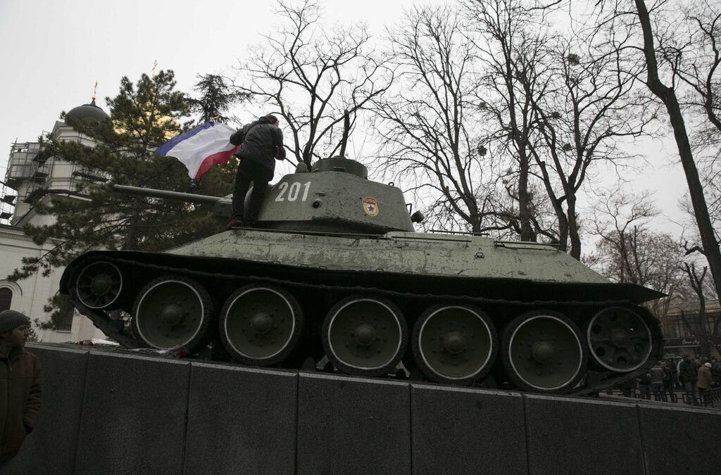 Парламентът на Крим е завзет от силите за самоотбрана на рускоезичното население (обновена)