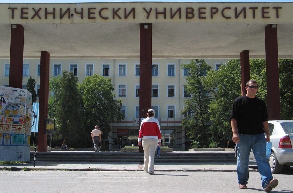 "Уестингхаус" ще обучава български студенти за ядрени специалисти (видео)