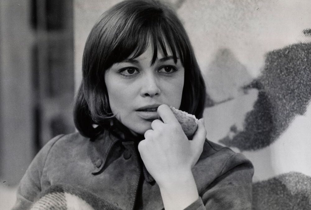 Цветана Манева в кадър от филма "Автостоп" (1972) на режисьора Никола Петков