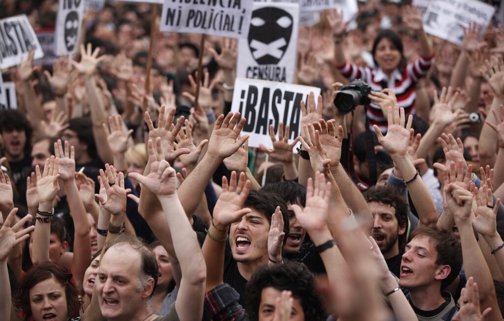 Над 100 са ранените след протести в Мадрид Над 100 са ранените след протести в Мадрид