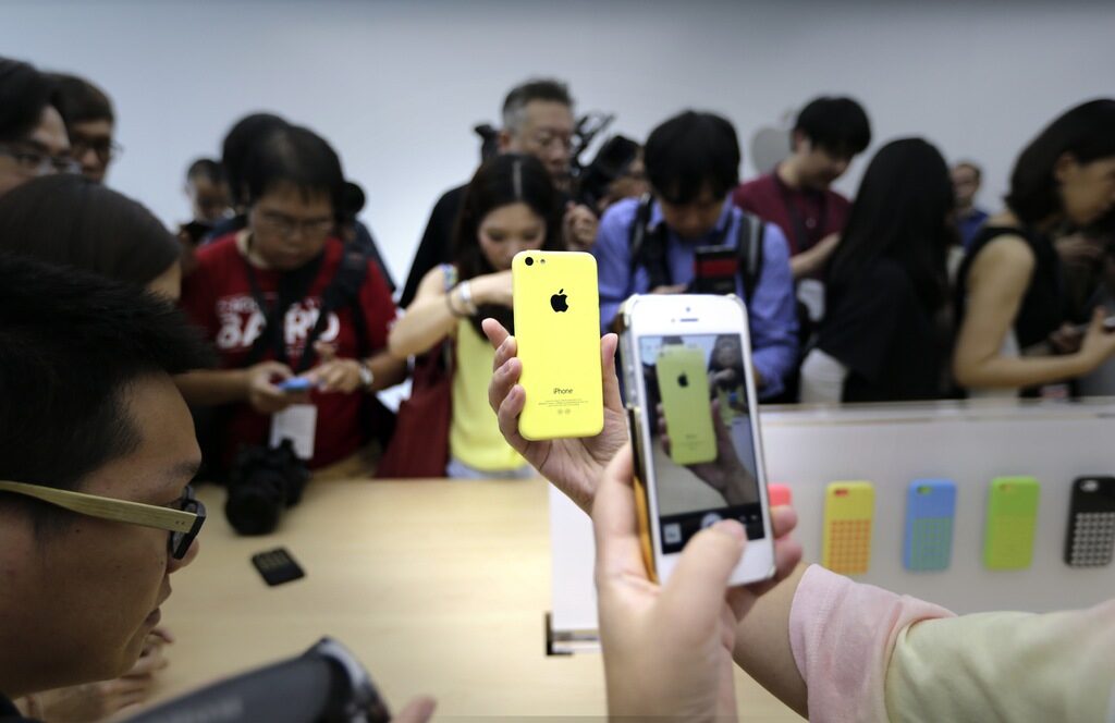 Пропуск в сигурността на iOS 7 позволява заобикаляне на паролата за изтриване на iCloud акаунт (видео)