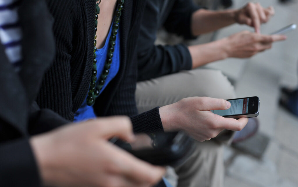 Шефът на телеком-регулатора препоръчва на гражданите да сключват по-кратки договори Шефът на телеком-регулатора препоръчва на гражданите да сключват по-кратки договори