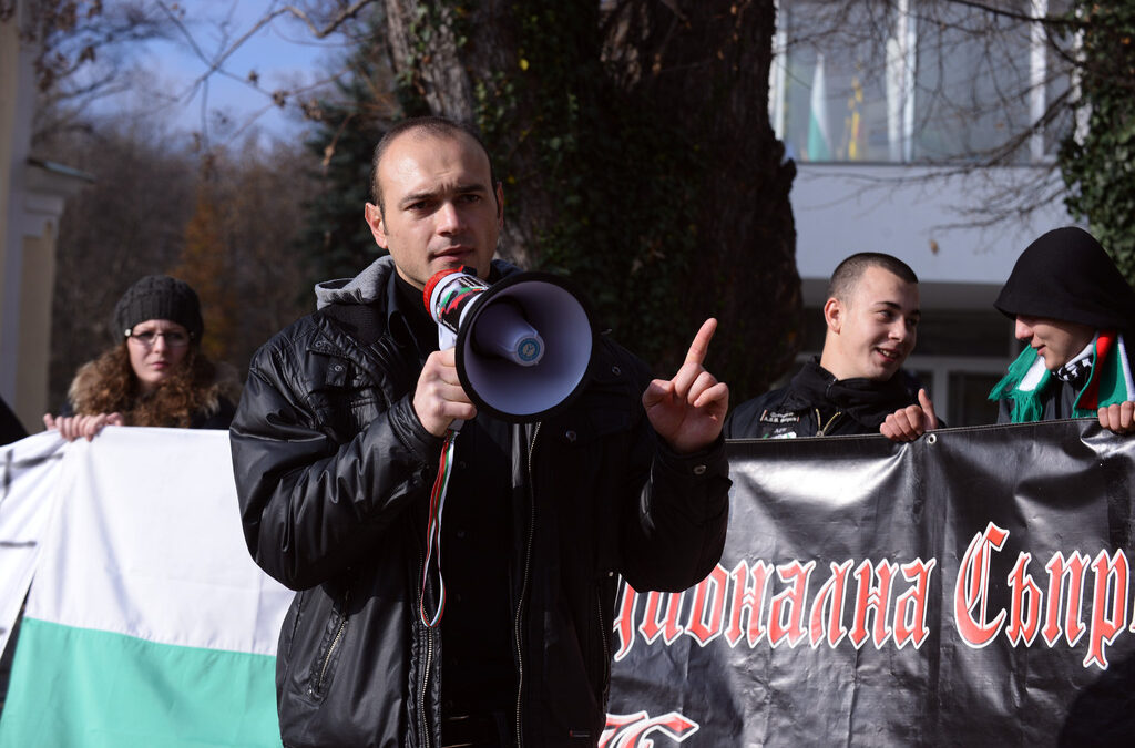 Симеон Костадинов по време на шествие на "Национална съпротива" в Перник в края на миналата година.