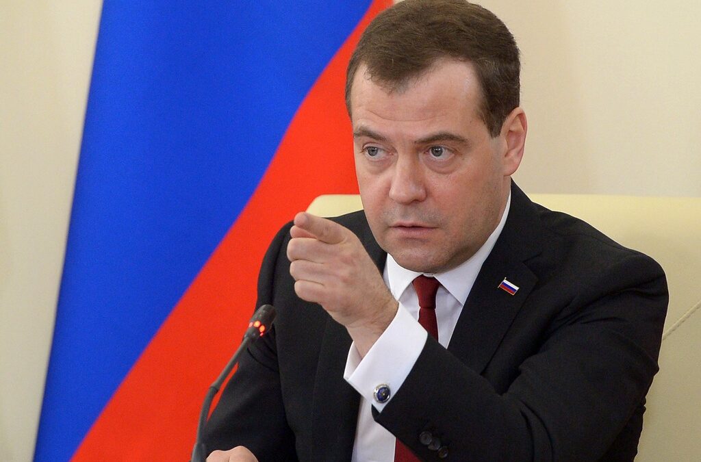 Медведев: Украйна изкуствено създава газова криза