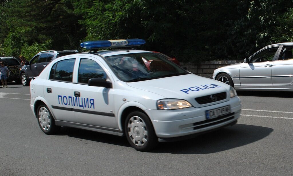 Полицаи задържаха мъж, обрал казино в София Полицаи задържаха мъж, обрал казино в София