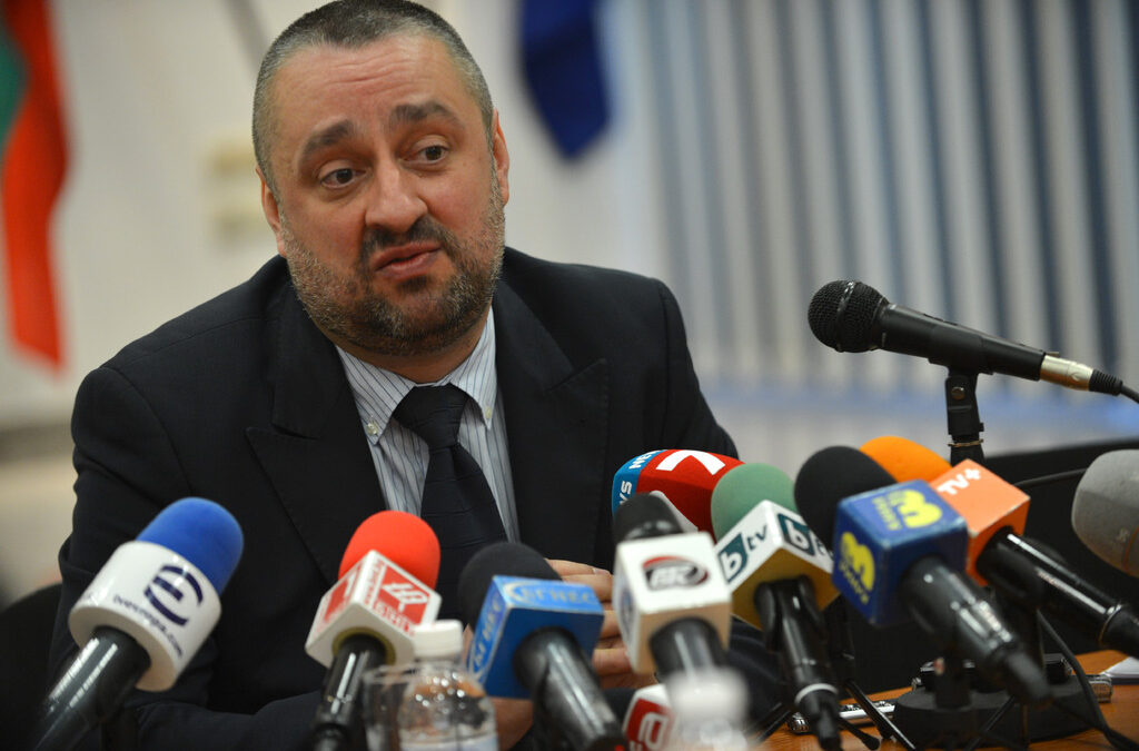 Председателят на етичната комисия на ВСС Ясен Тодоров е отправил поканата