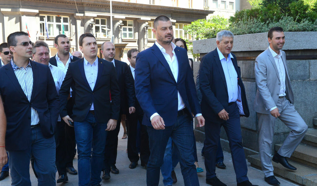 Коалиция от партии "България без цензура" внесе документи в Централната избирателна комисия за регистрация за участие на предстоящите предсрочни парламентарни избори. На снимката от дясно на ляво - Светлин Танчев, Николай Бареков, Кънчо Филипов