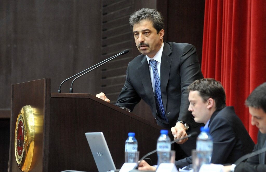 Лекция на Цветан Василев в УНСС. Снимката е от 2012 година.
