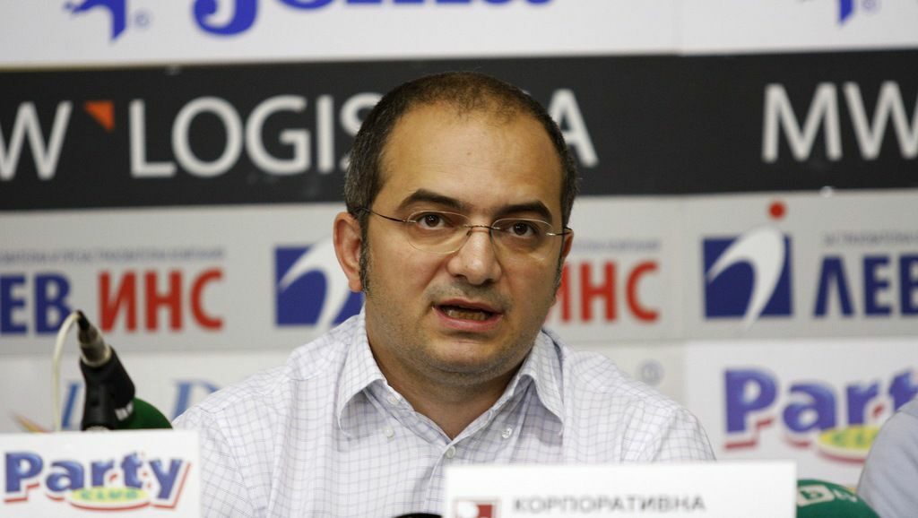 Председателят на "Синя България" Васил Колев заяви, че ще се пристъпи към действия веднага щом в УС влезе представител на тръста
