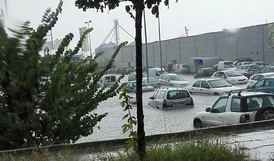 Обстановката в Бургас днес. Снимката е публикувана от Елизабет Михайлова в социалната мрежа "Фейсбук" и беше предоставена на "Дневник"