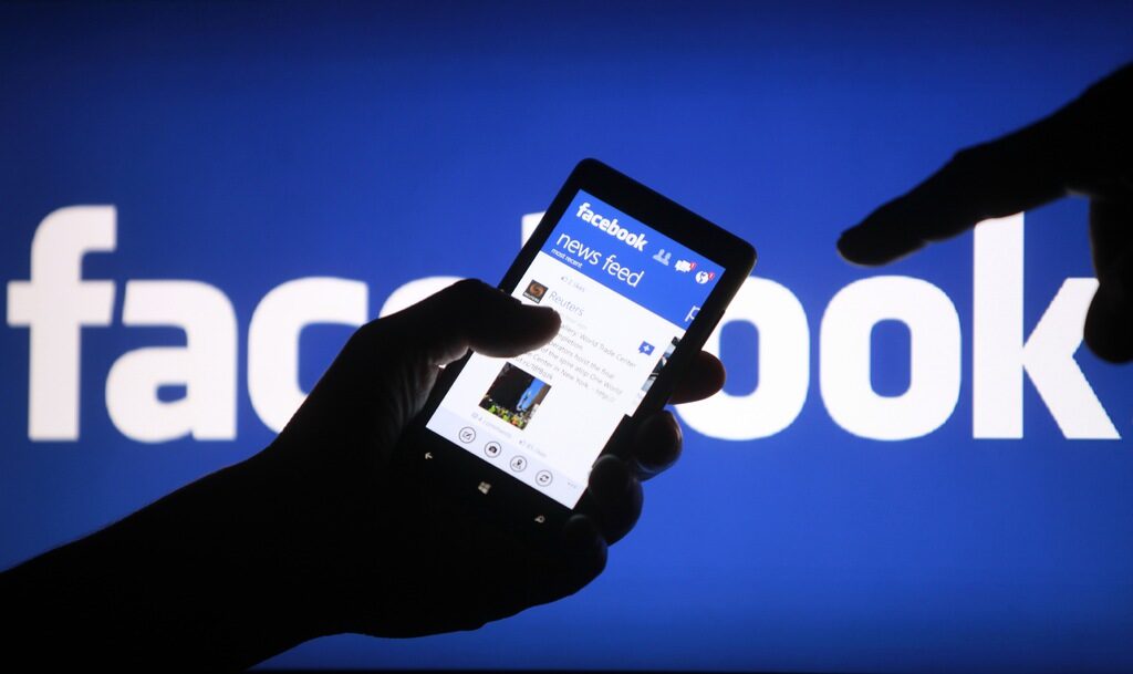 Facebook се очертава като новия конкурент на YouTube Facebook се очертава като новия конкурент на YouTube