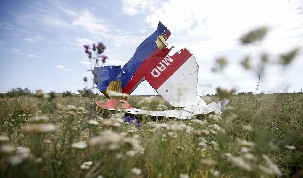 Парчета от руска ракета са били открити в останките на полет MH17 (видео)
