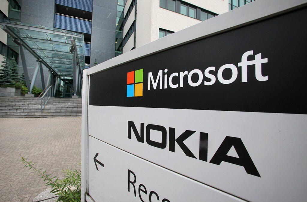 Microsoft започва постепенното изместване на бранда Nokia
