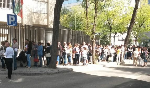 Доста българи чакат, за да упражнят правото си на вот в Мадрид