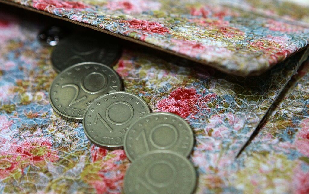 Нова идея: Енергийните дружества да плащат такса в помощ на бедните