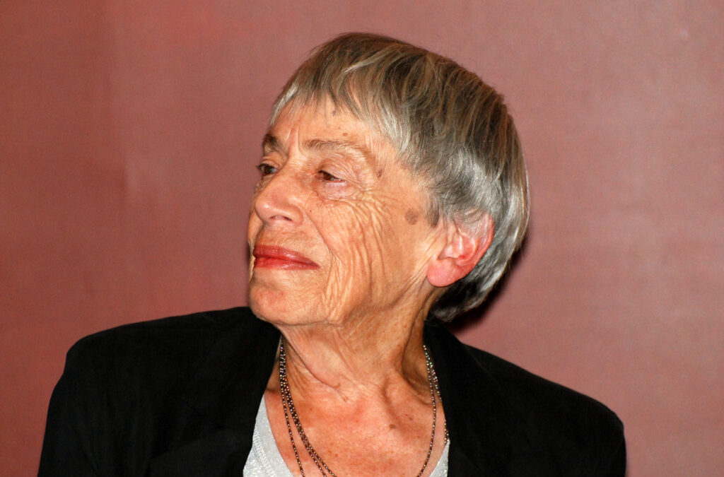 Почина писателката Урсула ле Гуин